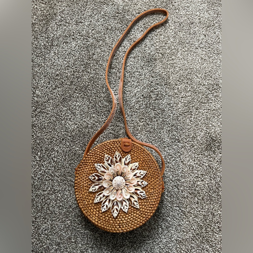 One of a kind-Handmade woven seashell purse